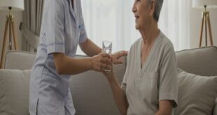 جليسة مسنين بالشهر الدمام